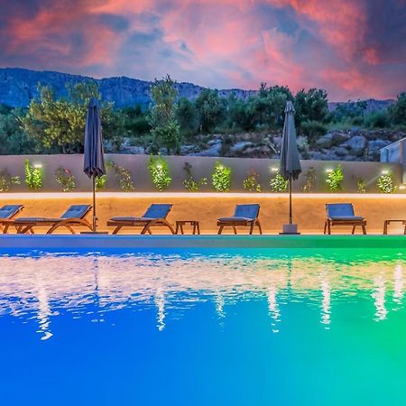Luxury Apartment Lorena - Private Heated Pool - جيسينتسي المظهر الخارجي الصورة