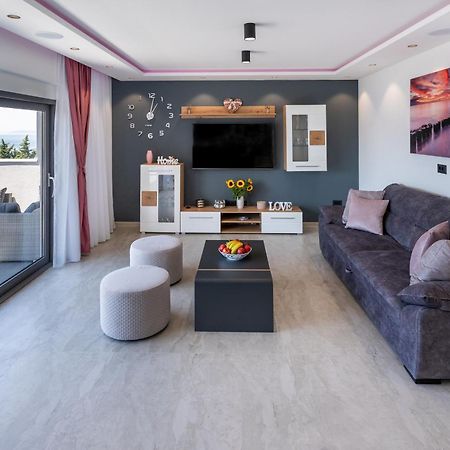 Luxury Apartment Lorena - Private Heated Pool - جيسينتسي المظهر الخارجي الصورة