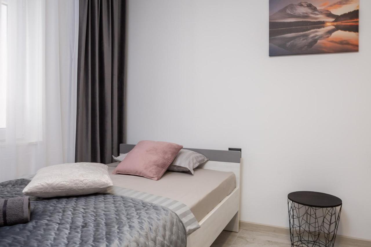 Luxury Apartment Lorena - Private Heated Pool - جيسينتسي المظهر الخارجي الصورة