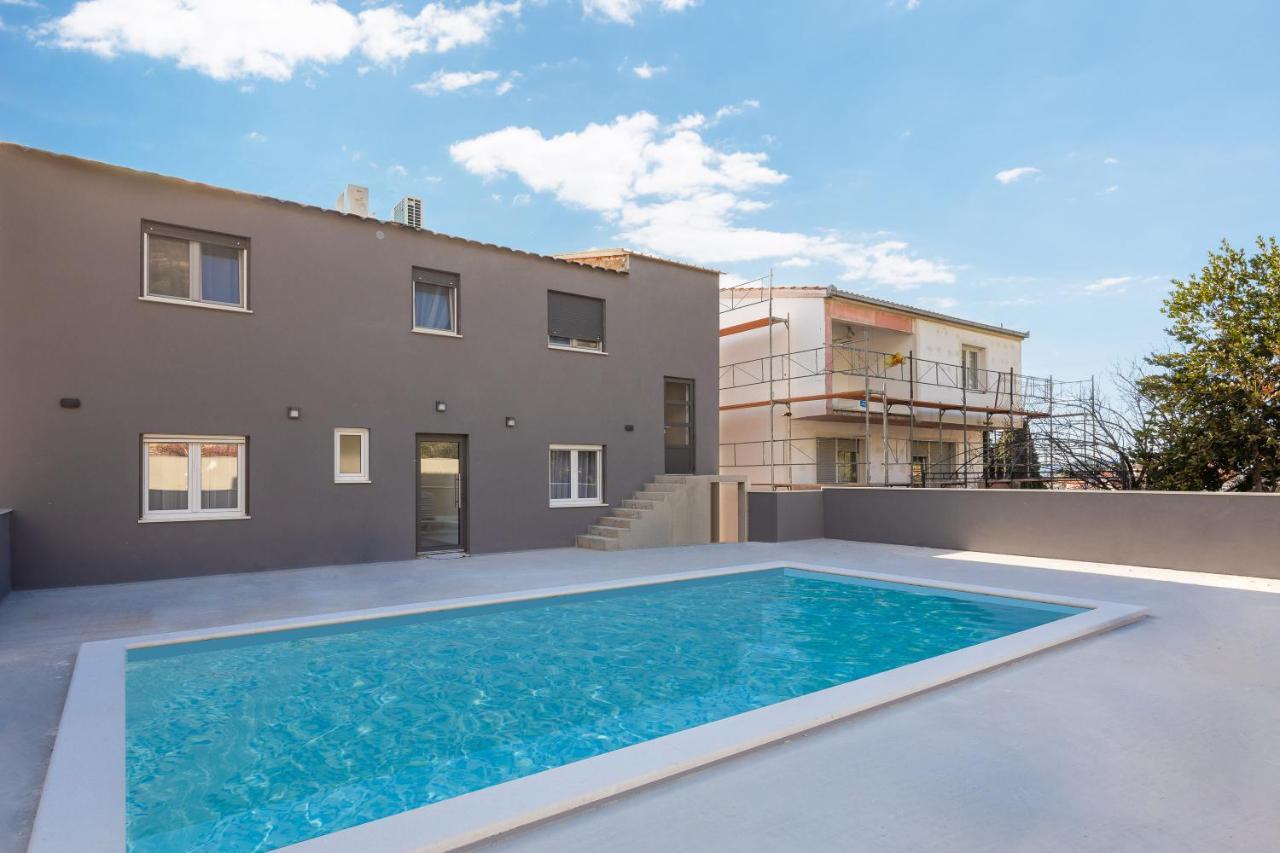 Luxury Apartment Lorena - Private Heated Pool - جيسينتسي المظهر الخارجي الصورة