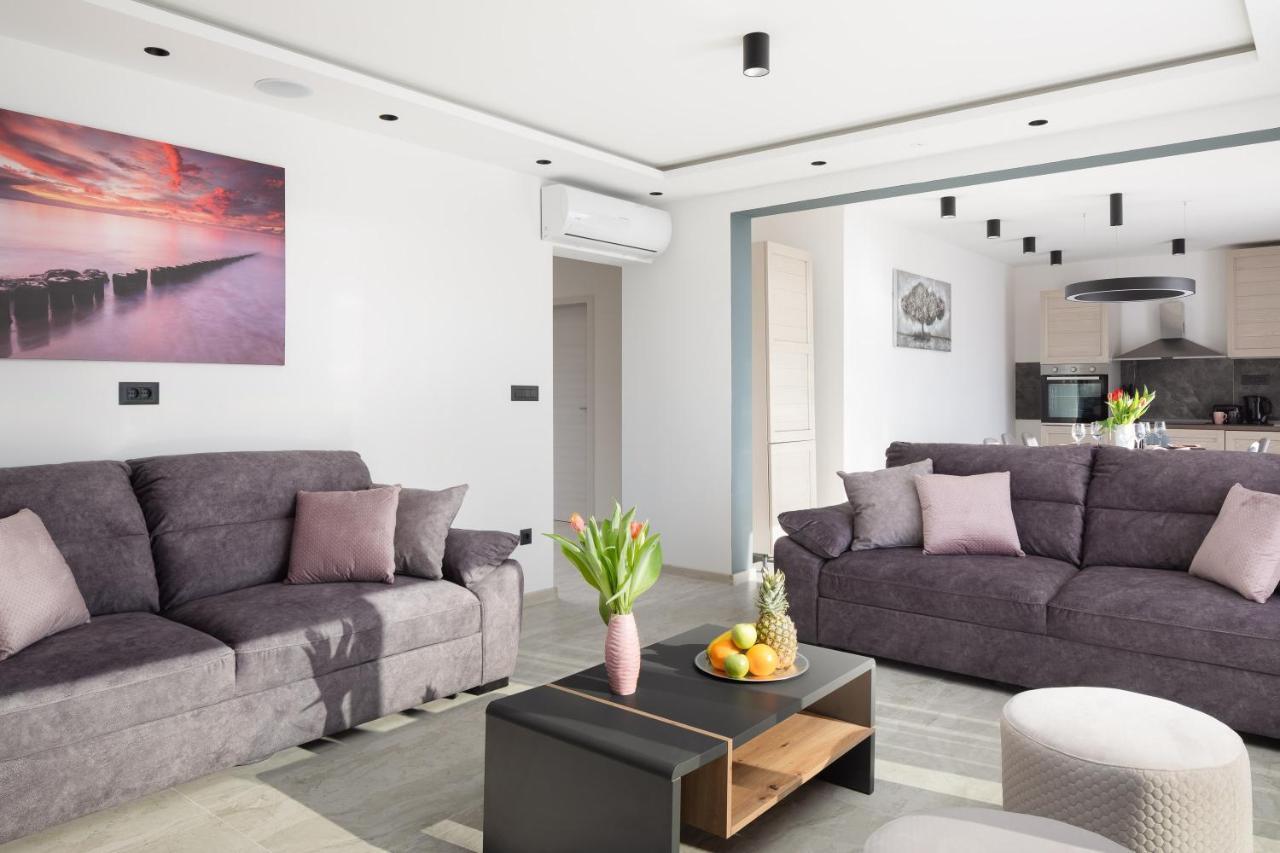 Luxury Apartment Lorena - Private Heated Pool - جيسينتسي المظهر الخارجي الصورة