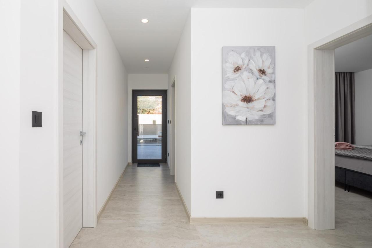 Luxury Apartment Lorena - Private Heated Pool - جيسينتسي المظهر الخارجي الصورة