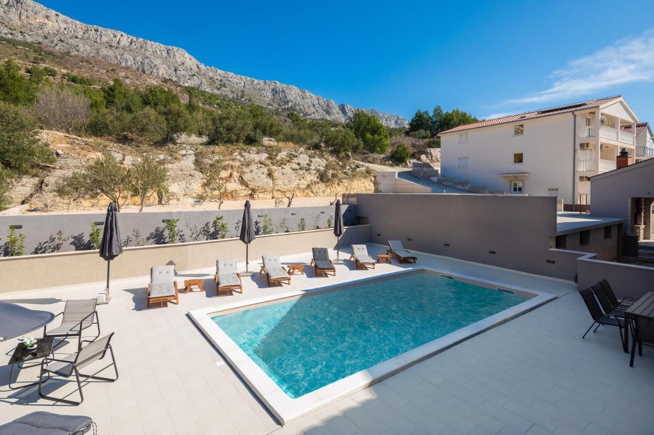 Luxury Apartment Lorena - Private Heated Pool - جيسينتسي المظهر الخارجي الصورة