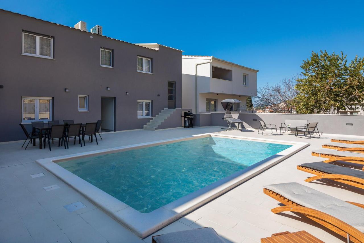 Luxury Apartment Lorena - Private Heated Pool - جيسينتسي المظهر الخارجي الصورة