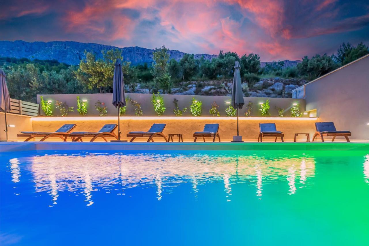 Luxury Apartment Lorena - Private Heated Pool - جيسينتسي المظهر الخارجي الصورة