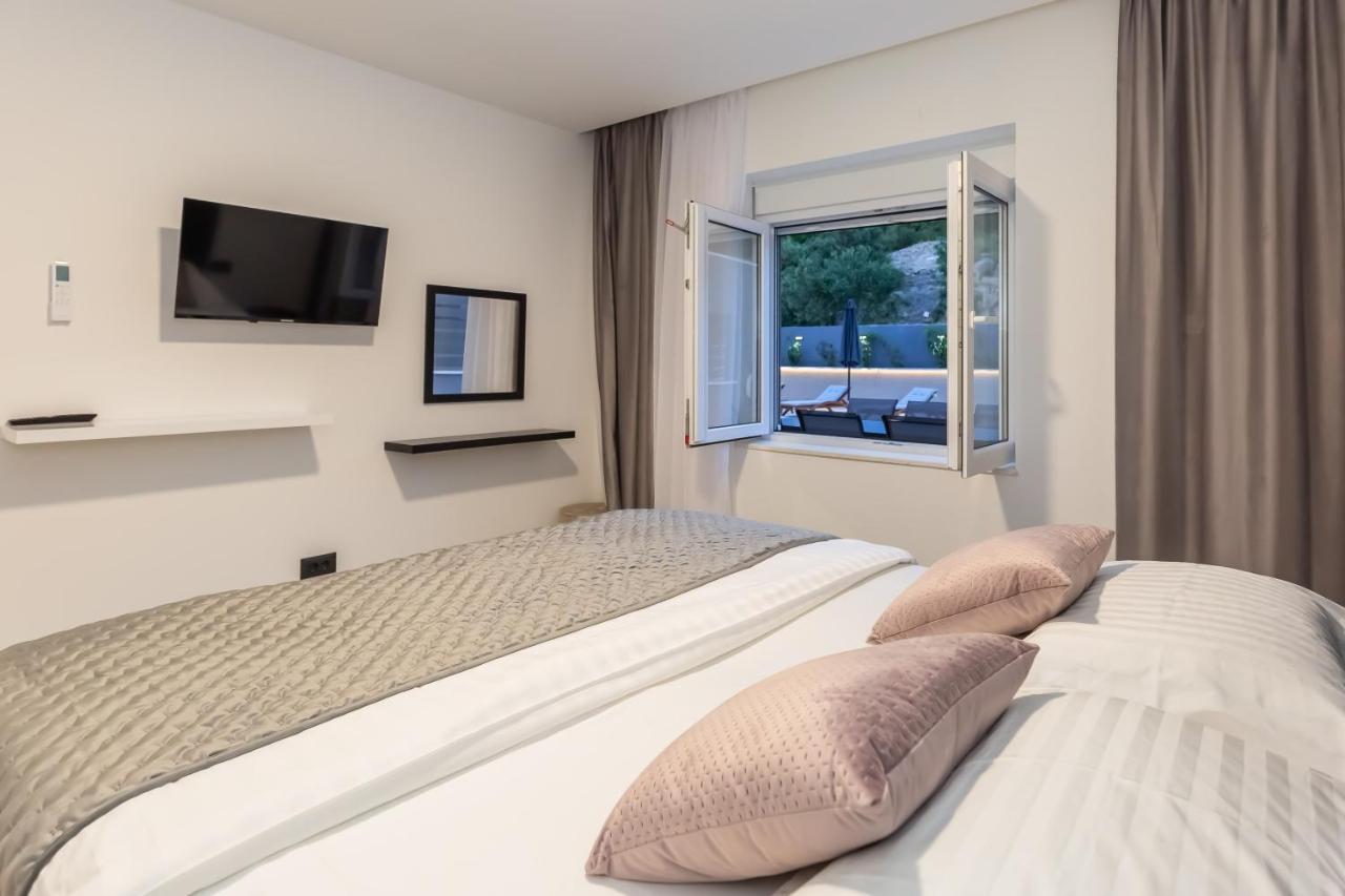 Luxury Apartment Lorena - Private Heated Pool - جيسينتسي المظهر الخارجي الصورة