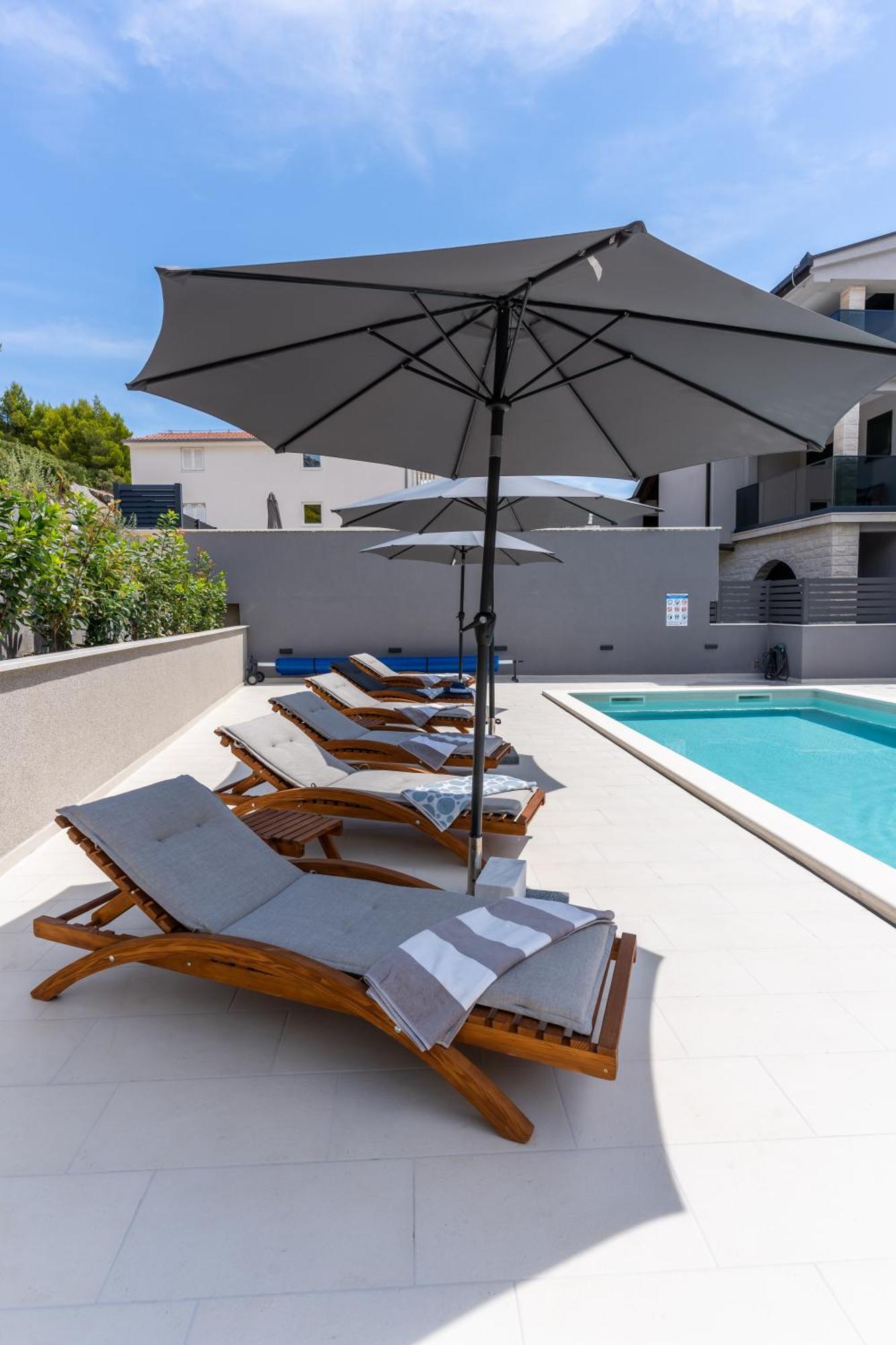Luxury Apartment Lorena - Private Heated Pool - جيسينتسي المظهر الخارجي الصورة
