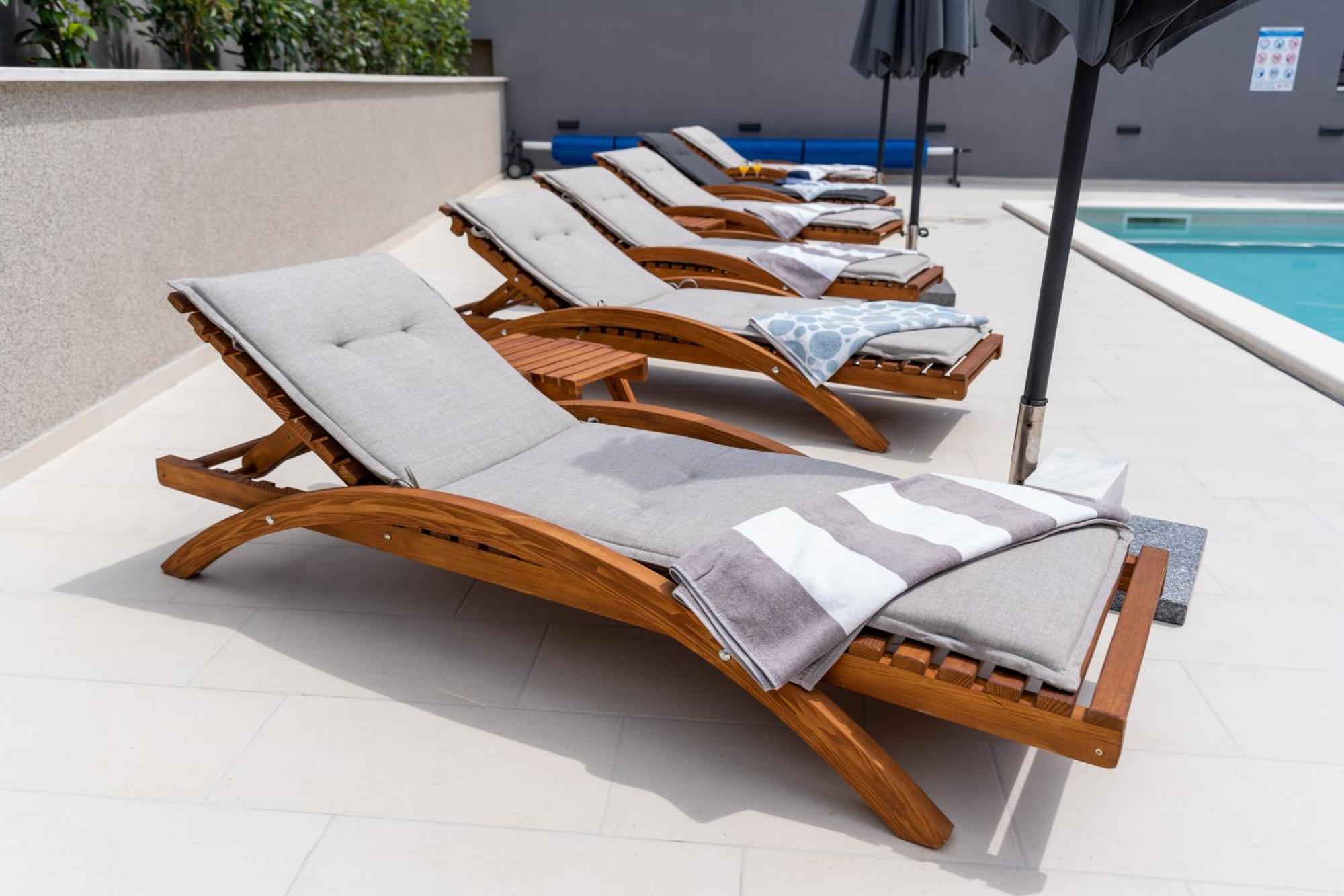 Luxury Apartment Lorena - Private Heated Pool - جيسينتسي المظهر الخارجي الصورة