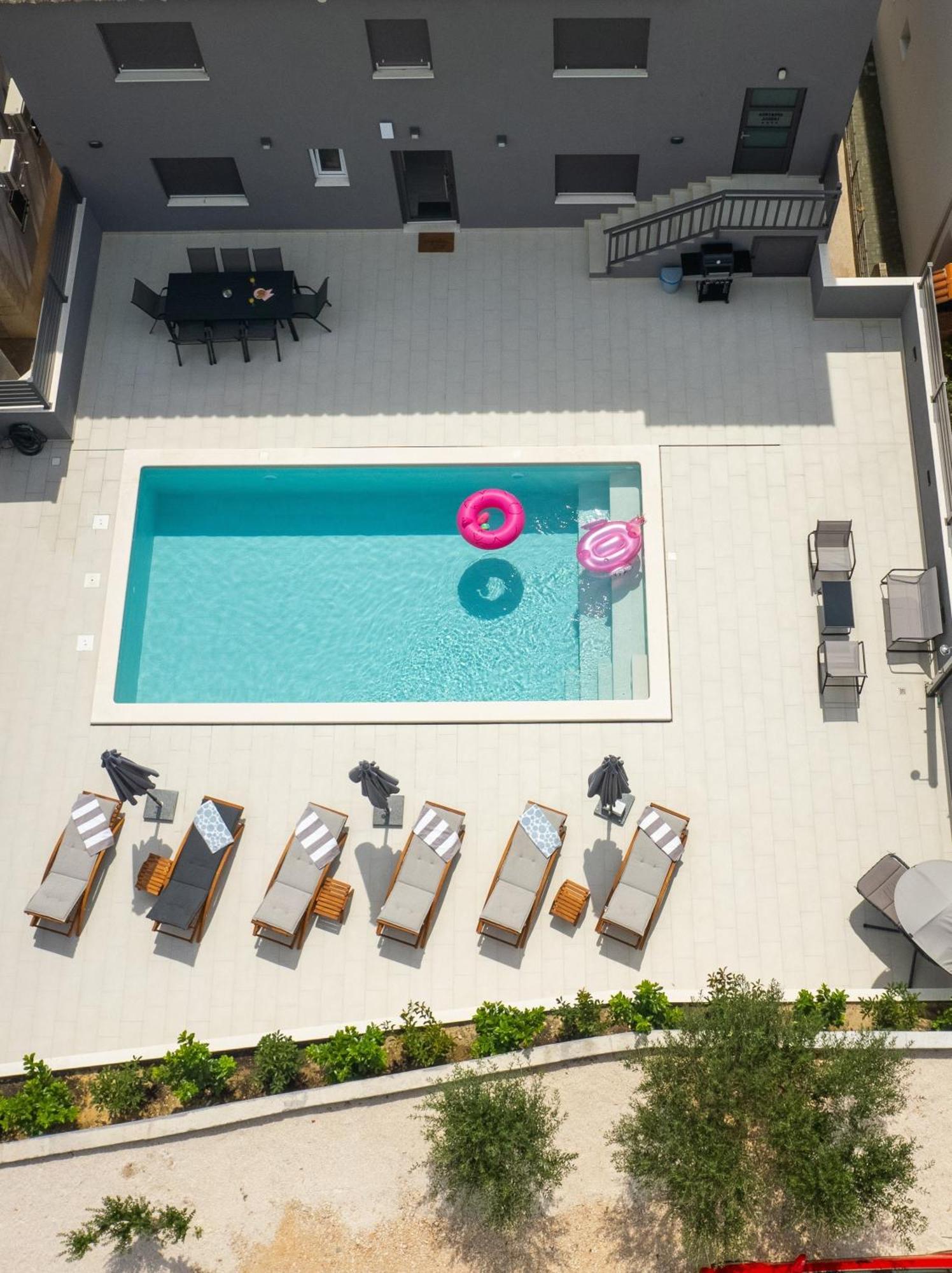 Luxury Apartment Lorena - Private Heated Pool - جيسينتسي المظهر الخارجي الصورة