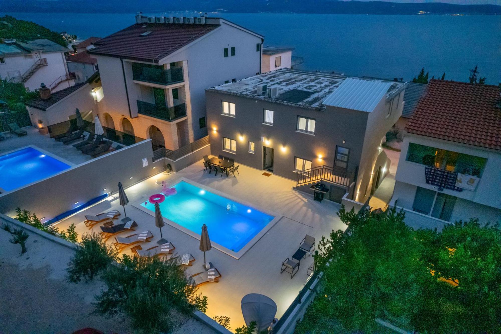 Luxury Apartment Lorena - Private Heated Pool - جيسينتسي المظهر الخارجي الصورة